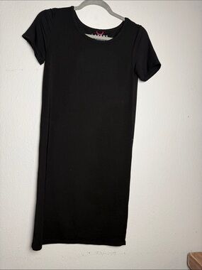 LAYERS T-Shirt Dress Layer by HATCH in Black